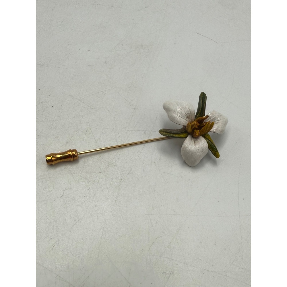 Vintage White Flower Stick Pin Gold Tone Lapel Scarf Hat Pin Botanical Jewelry